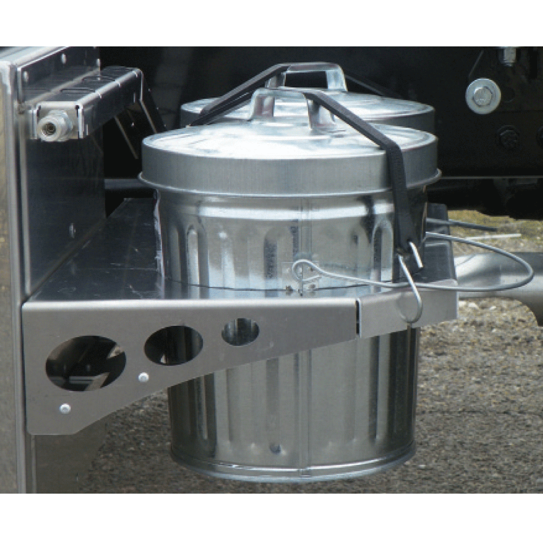 Dual Trash Can Mount