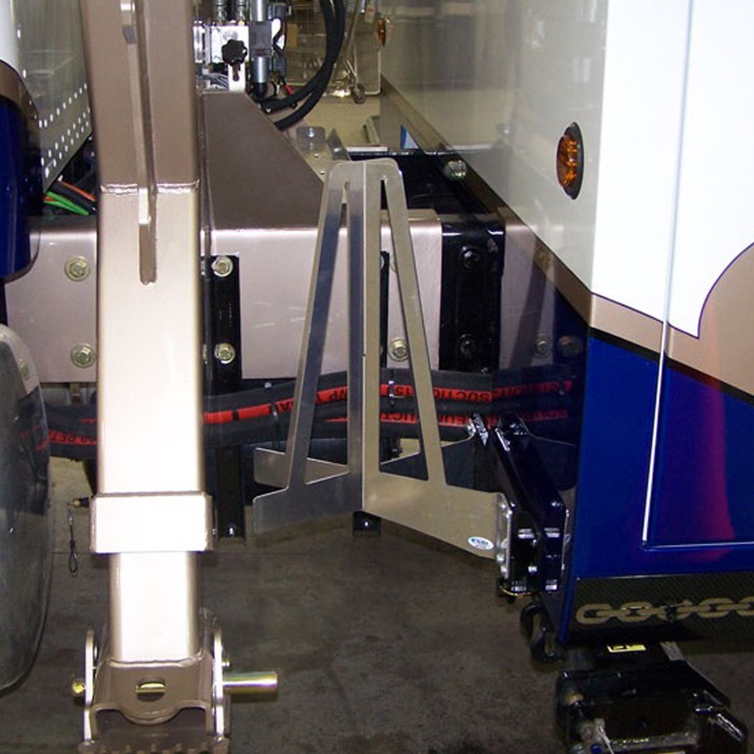 In The Ditch Side Mount Aluminum Cone Holder - 28 Inch