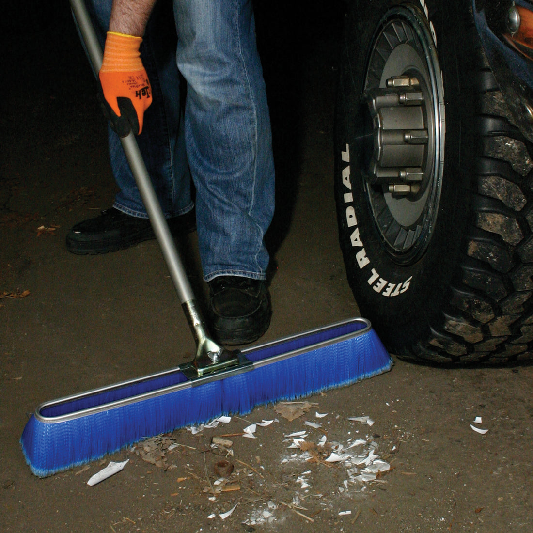 Black Medium Brush with Steel Bolt-On Handle - 23 Inch
