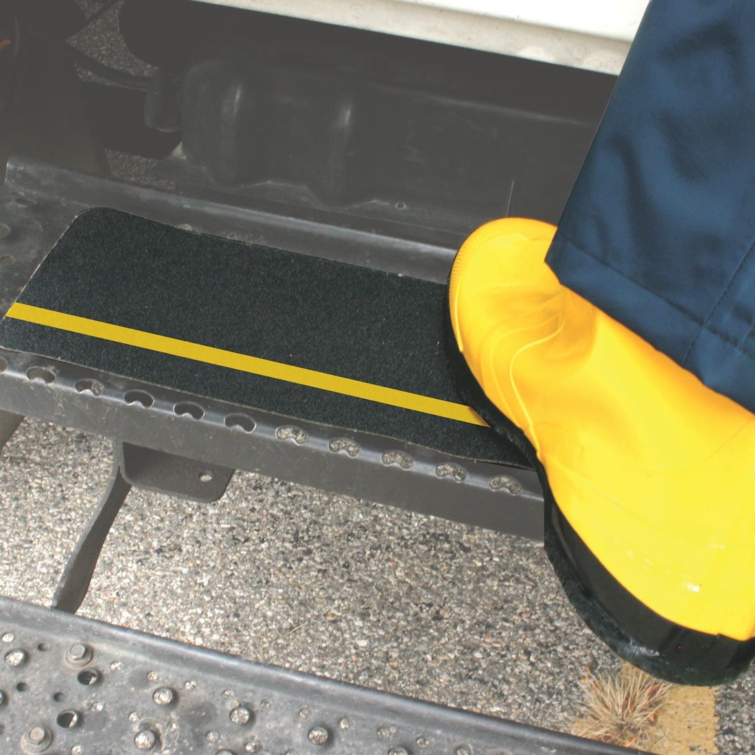 Gator Grip High-Viz Traction Cleat